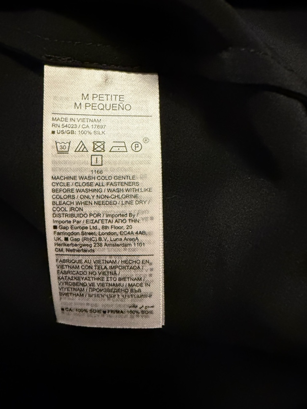 Banana Republic Black bliss resort 100% silk Button-Up Blouse - Picture 2 of 6